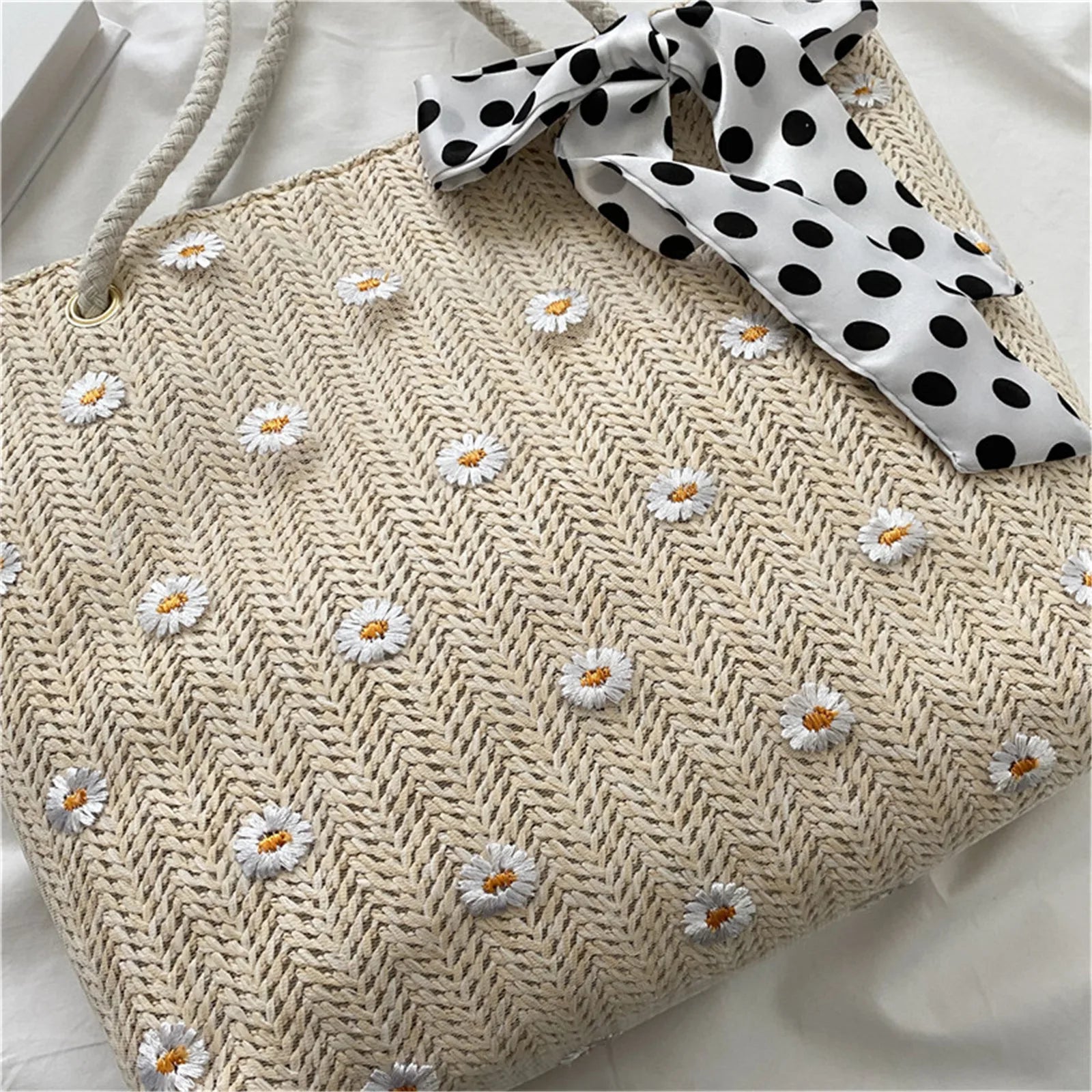 PlumLace Tote image 3